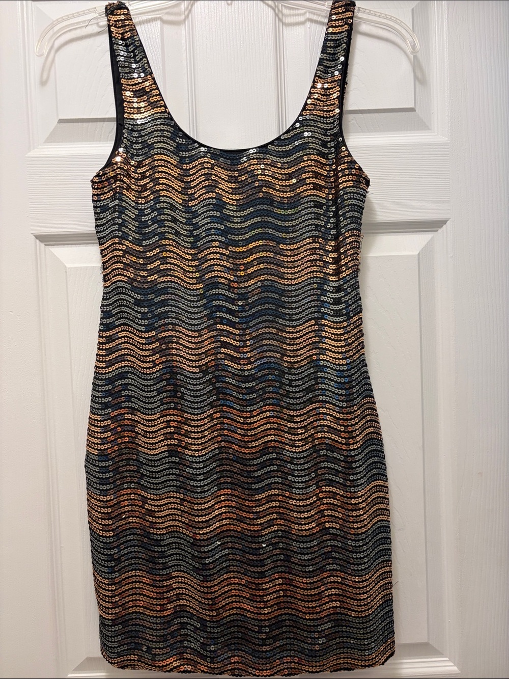 Arden B size small Sequin Wave Tank Dress in Black & Gold